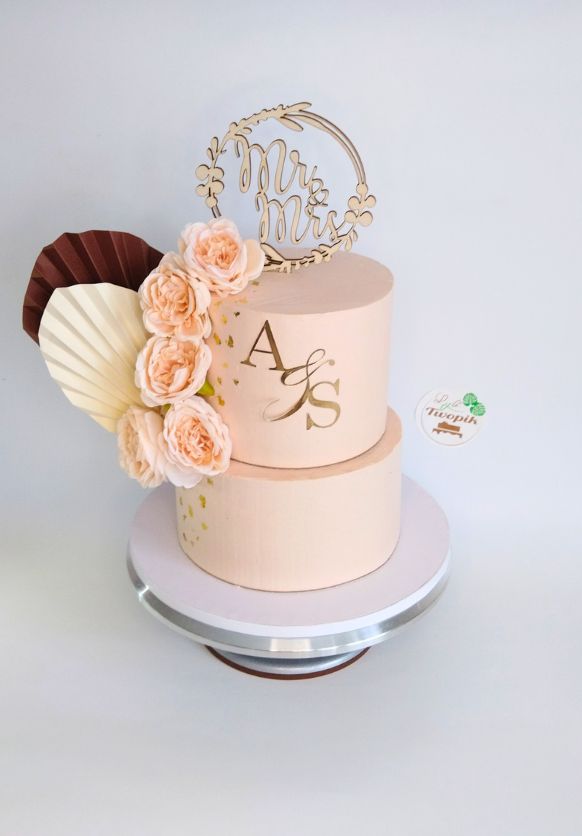 wedding cake thème champètre fleurs nude 2 étages Lyli Twopik Yvelines