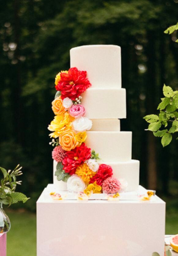 wedding cake blanc coloré fleurs chic class 4 étages lyli twopik Yvelines