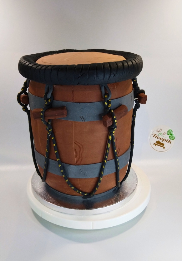 Gâteau traditionnel Ka gwoka marron mariage coutumier chic Yvelines Lyli Twopik